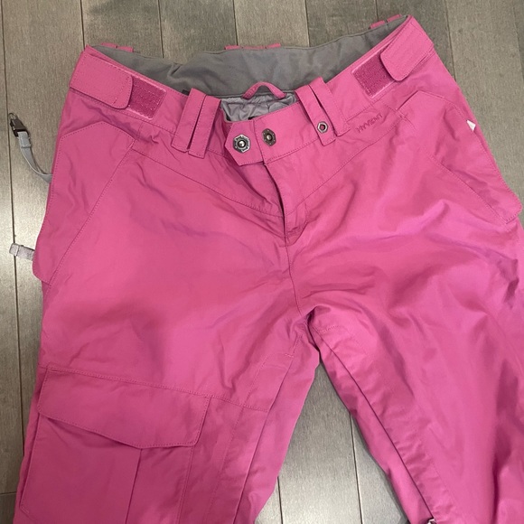 Northface Hyvent Multipocket Ski Pants - Pink (M) - Picture 2 of 10